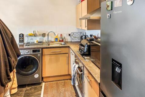 Apartment 16 Springfield Court, Amersall Road, Doncaster, South Yorkshire, DN5 9LN
