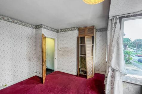 82 Hamilton Avenue, Sutton, Surrey, SM3 9RL