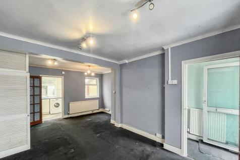 82 Hamilton Avenue, Sutton, Surrey, SM3 9RL