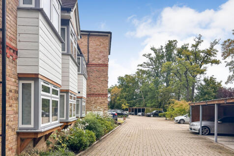 16 Fairway Heights, Minley Road, Fleet, Hants, GU51 2RB
