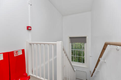 135 Junction Road, Archway, London, N19 5PX