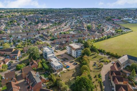 Moulsham Lodge, Waltham Glen, Chelmsford, Essex CM2 9EL
