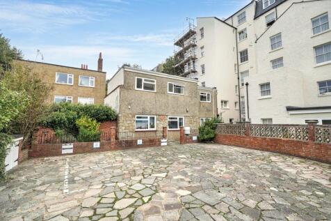 Flat A, 30 Windlesham Gardens, Brighton, East Sussex, BN1 3AJ