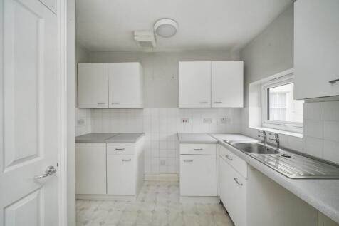 Flat A, 30 Windlesham Gardens, Brighton, East Sussex, BN1 3AJ