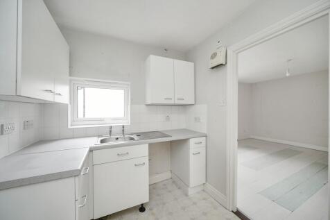 Flat A, 30 Windlesham Gardens, Brighton, East Sussex, BN1 3AJ