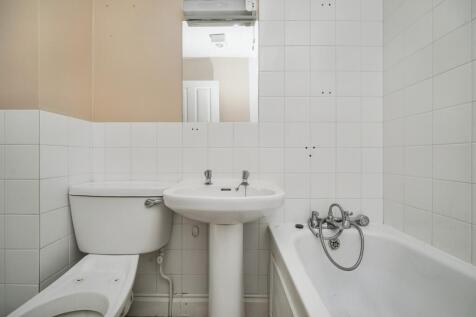 Flat A, 30 Windlesham Gardens, Brighton, East Sussex, BN1 3AJ
