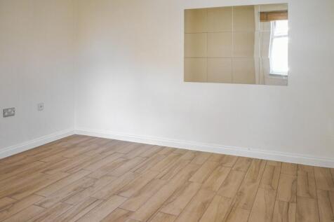 Flat 8, 1a St. Rule Street, Battersea, London, SW8 3EH