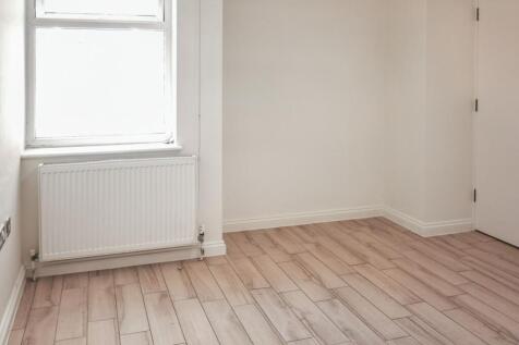 Flat 8, 1a St. Rule Street, Battersea, London, SW8 3EH