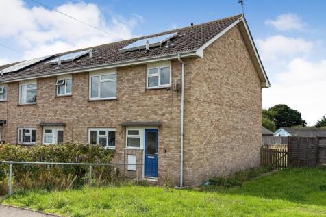 9 Solent Gardens, Freshwater, Isle of Wight, PO40 9PN