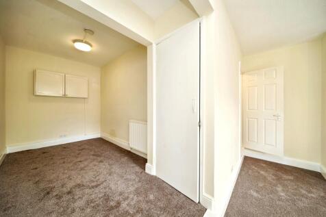 9B Farningham Road, Caterham, CR3 6LL