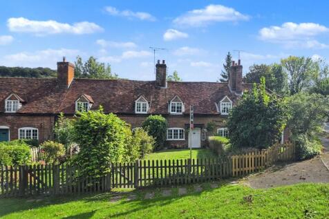 2 The Green, Bisham, Marlow SL7 1RY