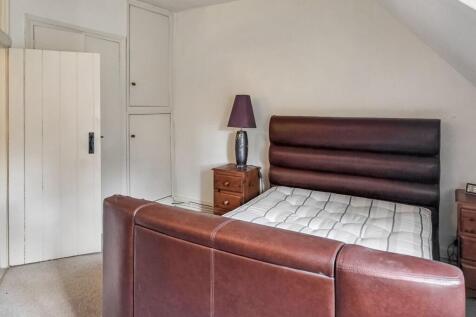 2 The Green, Bisham, Marlow SL7 1RY