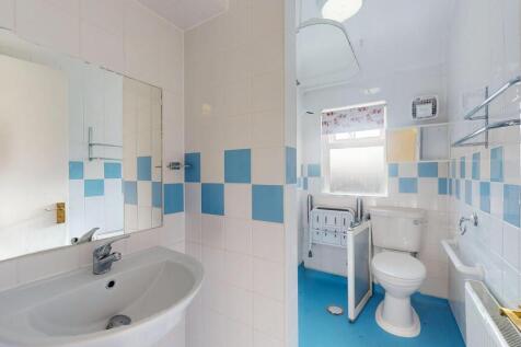 7 Canonsleigh Road, Dagenham, RM9 4DJ
