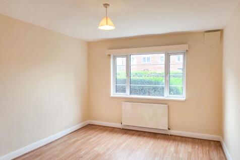 2 Lynton Court, Horn Lane, London W3 6PN