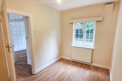 2 Lynton Court, Horn Lane, London W3 6PN