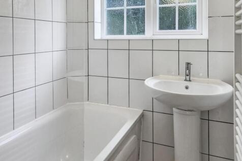 2 Lynton Court, Horn Lane, London W3 6PN