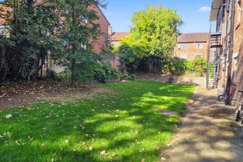 2 Lynton Court, Horn Lane, London W3 6PN