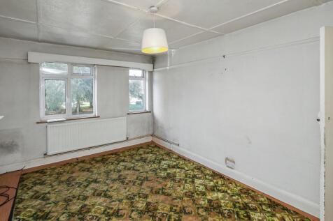 77/79 Tavistock Avenue, St. Albans, Hertfordshire, AL1 2NL