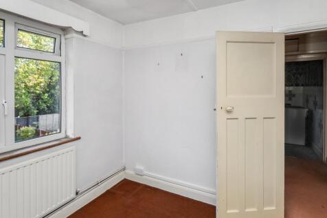 77/79 Tavistock Avenue, St. Albans, Hertfordshire, AL1 2NL