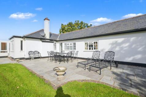 Chellows Gate, Chellows Lane, Crowhurst, Lingfield, Surrey RH7 6LU