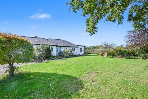 Chellows Gate, Chellows Lane, Crowhurst, Lingfield, Surrey RH7 6LU