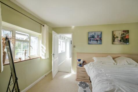 Chellows Gate, Chellows Lane, Crowhurst, Lingfield, Surrey RH7 6LU