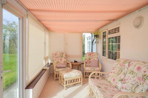 Chellows Gate, Chellows Lane, Crowhurst, Lingfield, Surrey RH7 6LU