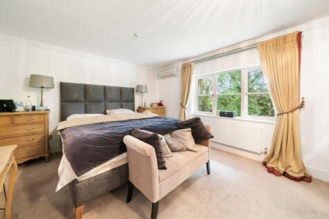 11 St David¿s Drive, Englefield Green, Egham, Surrey, TW20 0BA