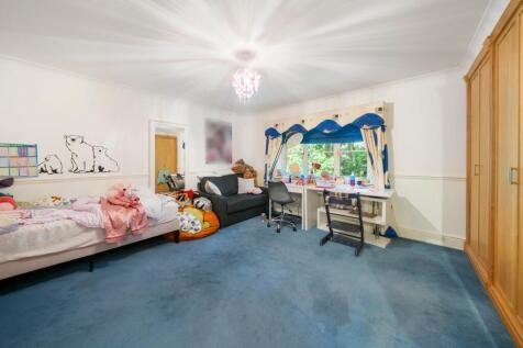 11 St David¿s Drive, Englefield Green, Egham, Surrey, TW20 0BA