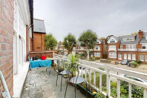 13 Princes Avenue, Muswell Hill, London N10 3LS