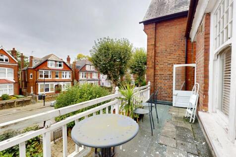 13 Princes Avenue, Muswell Hill, London N10 3LS