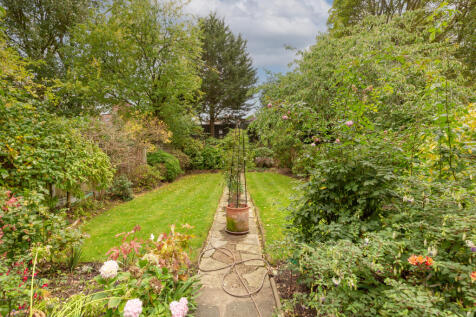 13 Princes Avenue, Muswell Hill, London N10 3LS