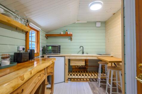 Panteinion Hall, Ffordd Panteinion, Friog, Fairbourne, Gwynedd, LL38 2TJ