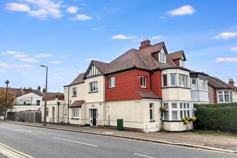 Flat 4, Canterbury Court, 44 Ailsa Road, Westcliff on Sea, SS0 8BL