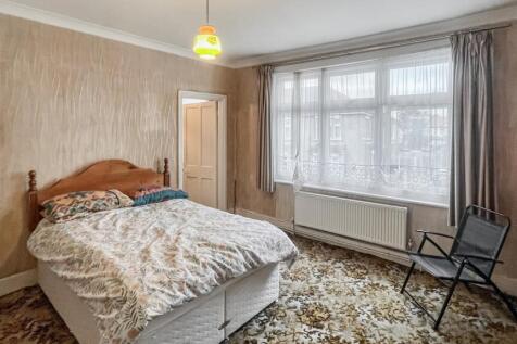 19 Whitburn Road, Lewisham, London, SE13 7UQ