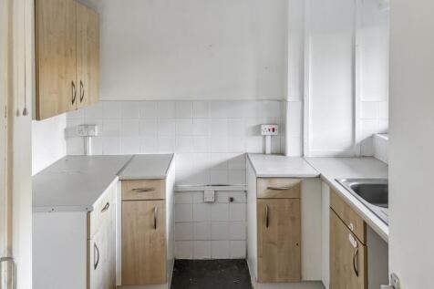 56 Pamplins, Basildon, Essex, SS15 5BJ