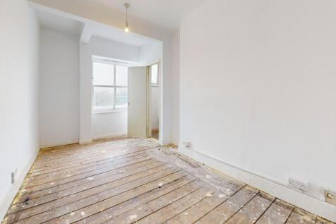 Flat 80, Kingsley Flats, Old Kent Road, Bermondsey, London, SE1 5UR