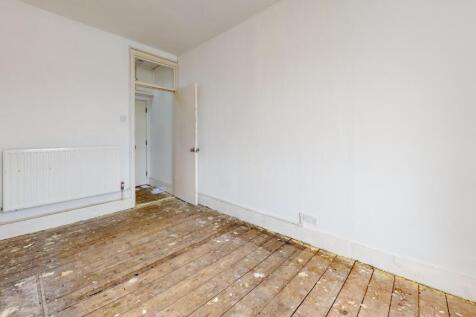 Flat 80, Kingsley Flats, Old Kent Road, Bermondsey, London, SE1 5UR