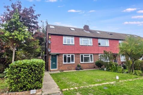 176 Pinewood Green, Iver, Buckinghamshire, SL0 0QJ