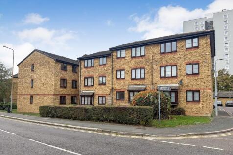 Flat 10 Wyvern House, Bridge Road, Grays, Essex, RM17 6RS