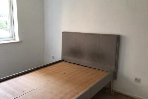 Flat 10 Wyvern House, Bridge Road, Grays, Essex, RM17 6RS