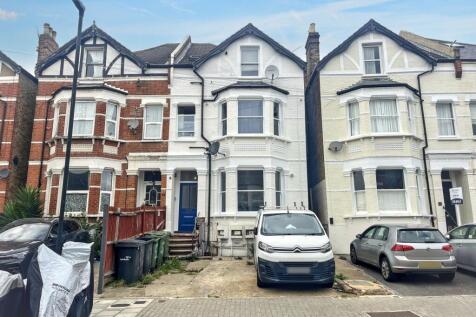 Flat 3, 52 Gleneagle Road, Streatham, London, SW16 6AF