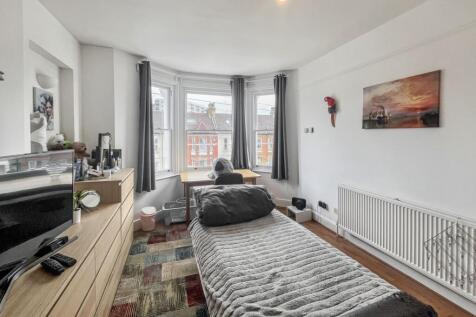 Flat 3, 52 Gleneagle Road, Streatham, London, SW16 6AF