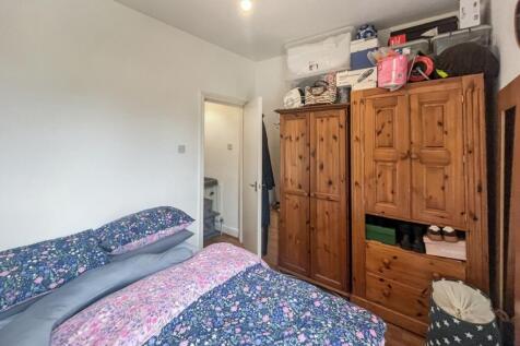 Flat 3, 52 Gleneagle Road, Streatham, London, SW16 6AF