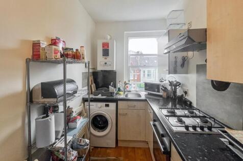 Flat 3, 52 Gleneagle Road, Streatham, London, SW16 6AF