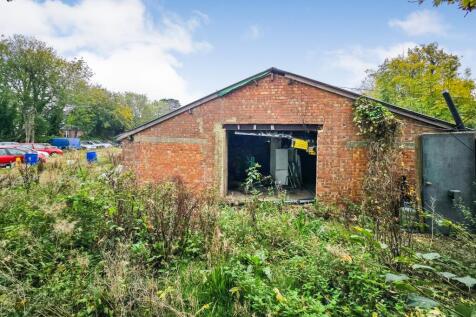 Fernlea Farm, Golf Road, Kenley, CR8 5ES