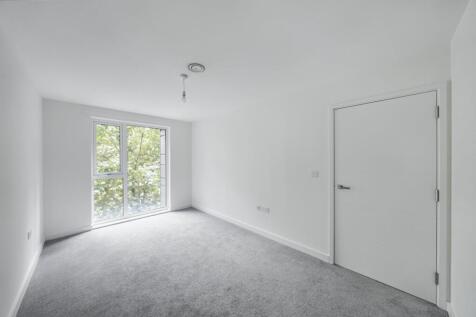 Flat 4, Denman House, 1 New Road, Feltham TW14 9AJ