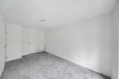 Flat 4, Denman House, 1 New Road, Feltham TW14 9AJ