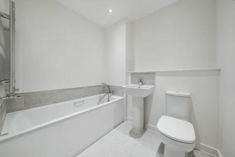 Flat 4, Denman House, 1 New Road, Feltham TW14 9AJ