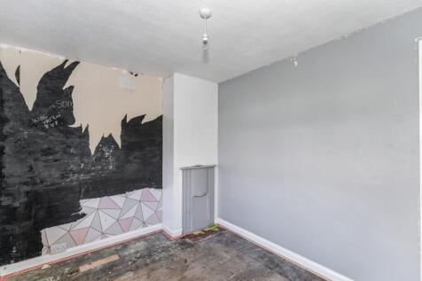 38 Highfield, Woodford, Kettering, NN14 4HD